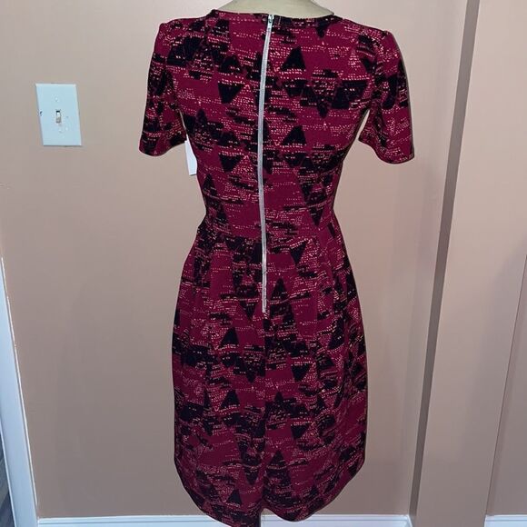 ✨LuLaRoe Geometric Print Amelia Dress - Picture 6 of 7